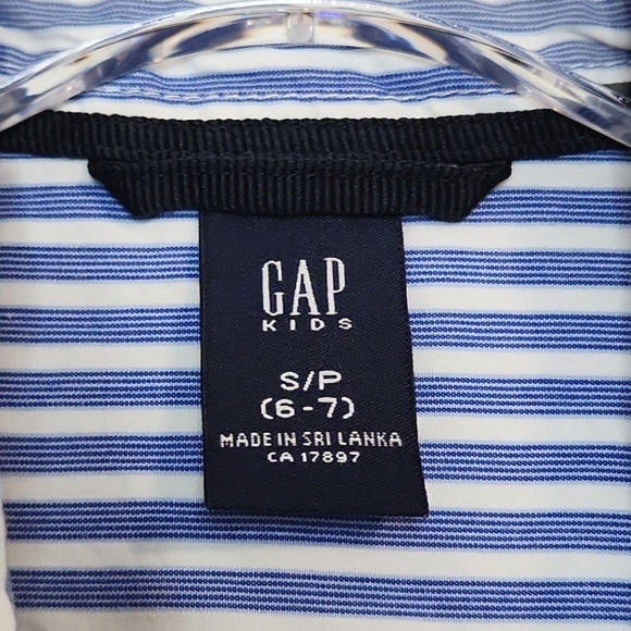 GAP Blue & White Boys Striped Button Down Shirt, Size 6-7 ~ EUC - Picture 3 of 6